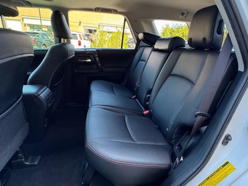 Used 2018 Toyota 4Runner TRD Off-Road Premium w/ Convenience Package AWD/4WD image 36