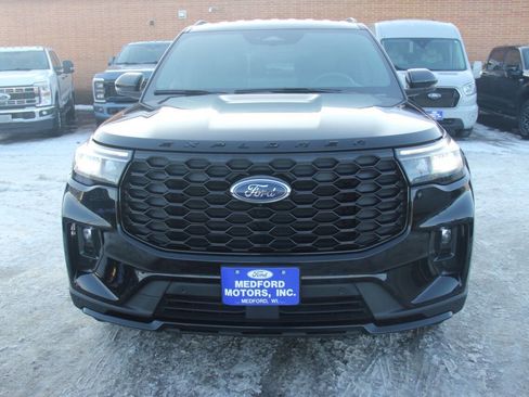Certified 2025 Ford Explorer ST-Line image 8