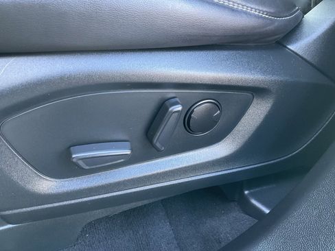 Used 2023 Ford Explorer XLT w/ Equipment Group 202A image 18