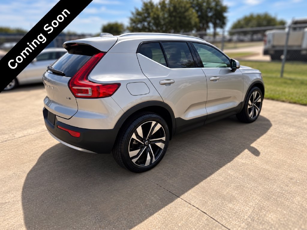 Certified 2024 Volvo XC40 B5 Ultimate AWD/4WD image 7