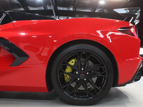 Used 2023 Chevrolet Corvette Stingray Preferred Conv w/ Z51 Performance Package RWD image 5
