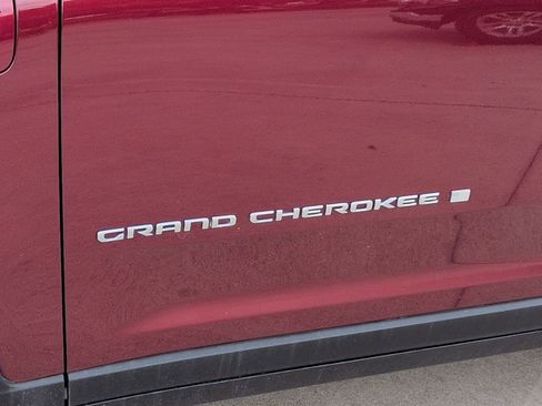 Used 2022 Jeep Grand Cherokee Limited 4xe w/ Luxury Tech Group II AWD/4WD image 6