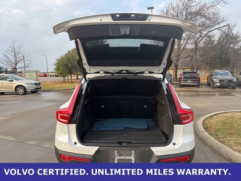Certified 2023 Volvo XC40 Recharge Ultimate image 7