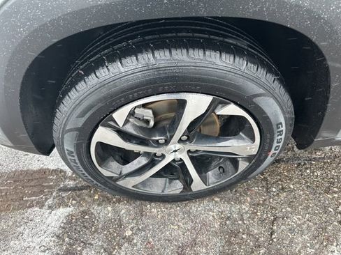 Certified 2024 Chevrolet Trax RS w/ Driver Confidence Package image 11