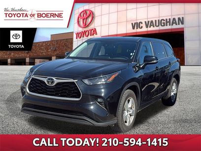 Used 2023 Toyota Highlander LE