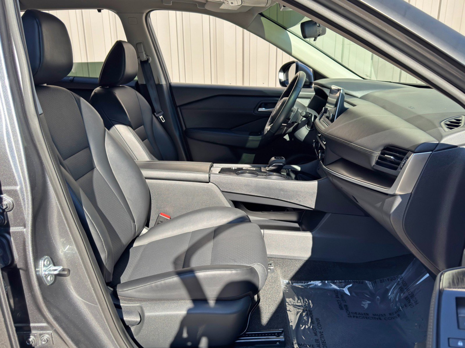 Used 2024 Nissan Rogue SV w/ SV Premium Package FWD image 15