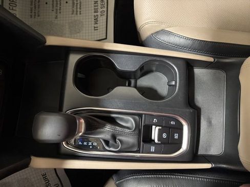 Used 2019 Hyundai Santa Fe Limited image 25