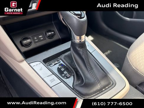 Used 2020 Hyundai Elantra Value Edition FWD image 15
