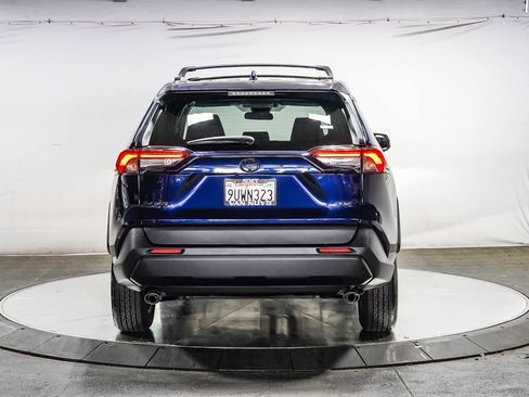 Certified 2025 Toyota RAV4 XLE FWD image 4