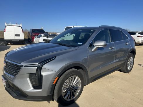 Used 2024 Cadillac XT4 Premium Luxury image 14