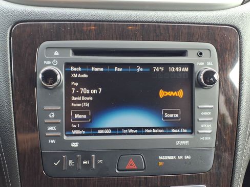 Used 2017 Chevrolet Traverse LT FWD image 25