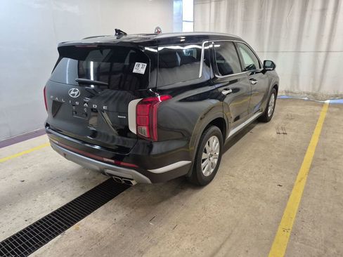 Used 2023 Hyundai Palisade SEL w/ Winter Package AWD/4WD image 2