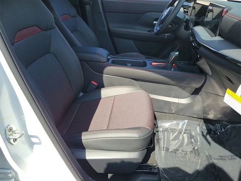 New 2026 Nissan Kicks SR FWD image 12