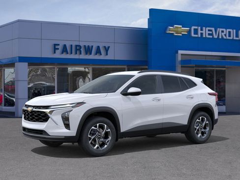 New 2026 Chevrolet Trax LT w/ Driver Confidence Package image 2