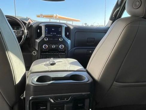Used 2023 GMC Sierra 2500 SLT image 31
