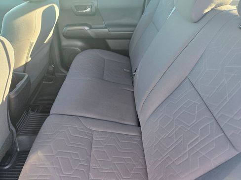 Used 2019 Toyota Tacoma TRD Off-Road image 11