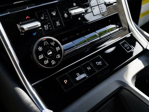 New 2026 Nissan Armada Platinum AWD/4WD image 18