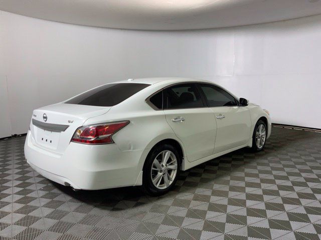 Used 2015 Nissan Altima 2.5 SV w/ Convenience Package FWD image 5