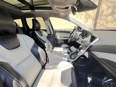 Used 2017 Volvo XC60 T5 Dynamic w/ Preferred Option Package image 16