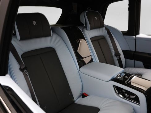 Certified 2025 Rolls-Royce Cullinan Black Badge AWD/4WD image 6