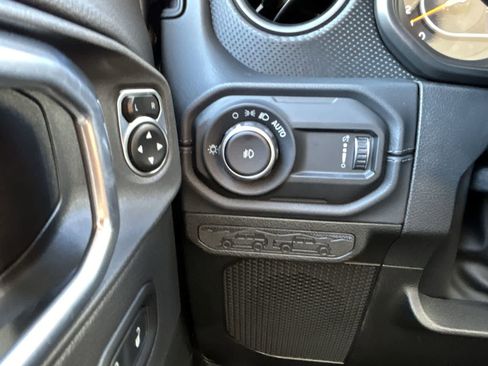 New 2026 Jeep Wrangler Unlimited Rubicon image 16