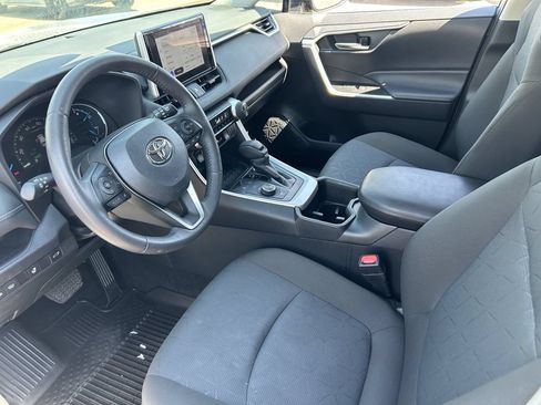 Used 2024 Toyota RAV4 XLE AWD/4WD image 27