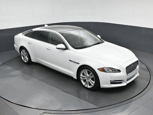 Used 2016 Jaguar XJ L Portfolio AWD/4WD image 62