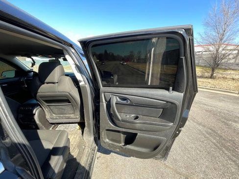 Used 2016 Chevrolet Traverse LT w/ Style and Technology Package image 28