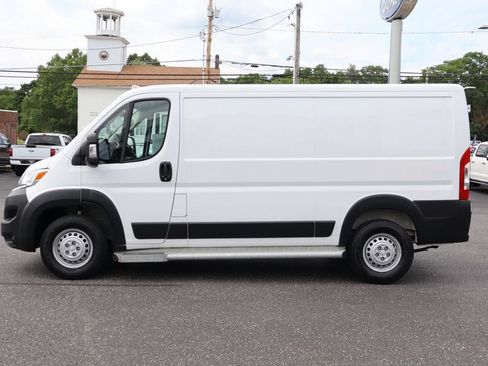 Used 2025 RAM ProMaster 2500 w/ U-Haul Equipment Group FWD image 16