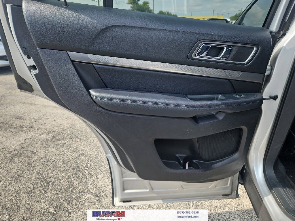 Used 2018 Ford Explorer XLT FWD image 14