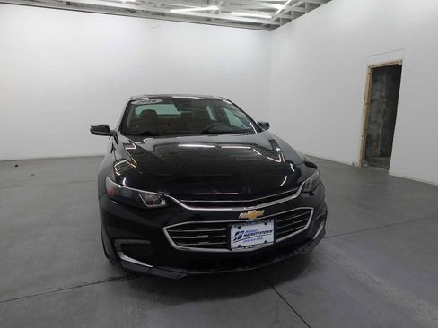 Used 2016 Chevrolet Malibu Premier w/ Driver Confidence Package FWD image 3
