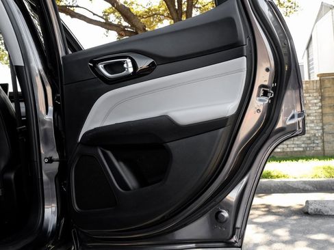 Used 2022 Jeep Compass Limited image 58