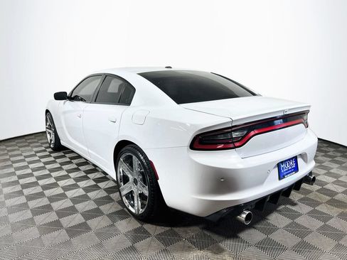 Used 2022 Dodge Charger SXT w/ Leather Interior Group RWD image 5