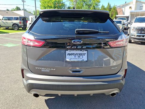 Used 2022 Ford Edge Titanium AWD/4WD image 6