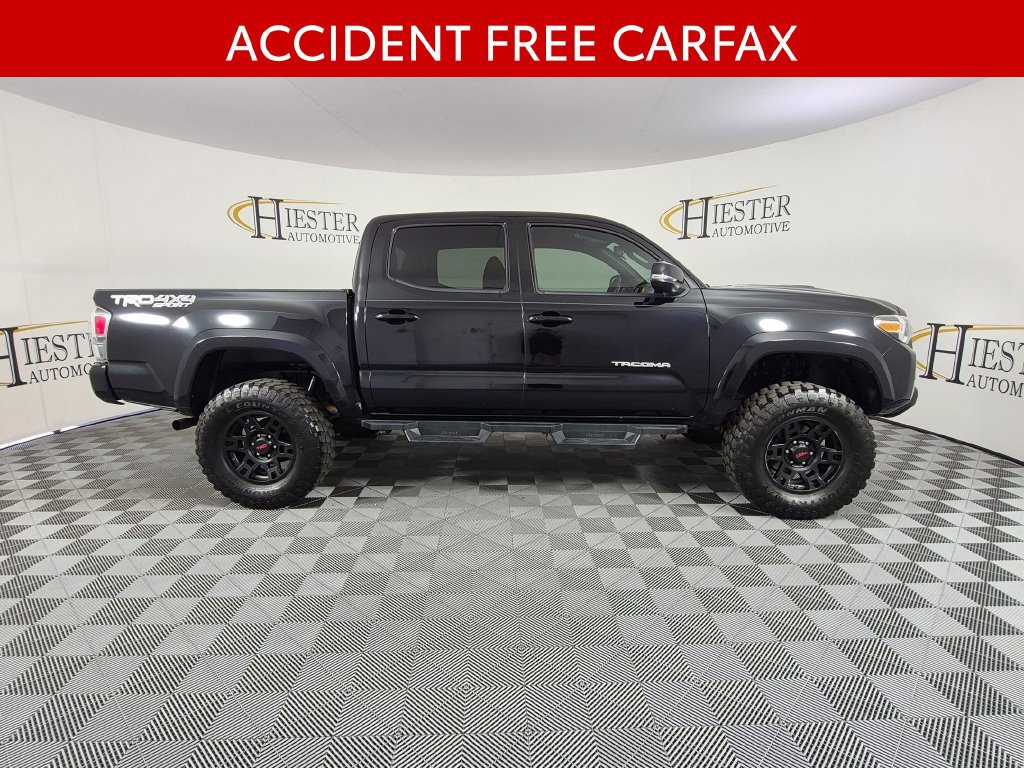 Used 2020 Toyota Tacoma TRD Sport AWD/4WD image 3