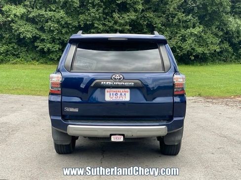 Used 2020 Toyota 4Runner TRD Off-Road Premium w/ Moonroof Package AWD/4WD image 6