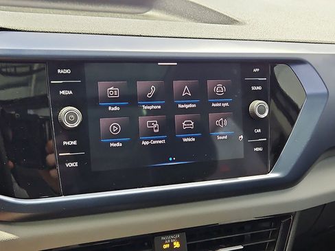 Certified 2023 Volkswagen Taos SE w/ Panoramic Sunroof Package FWD image 19