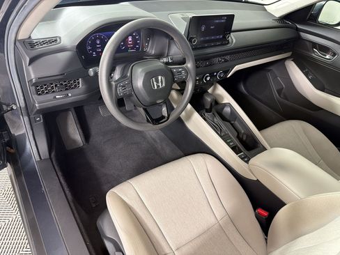 Used 2025 Honda Accord LX image 4