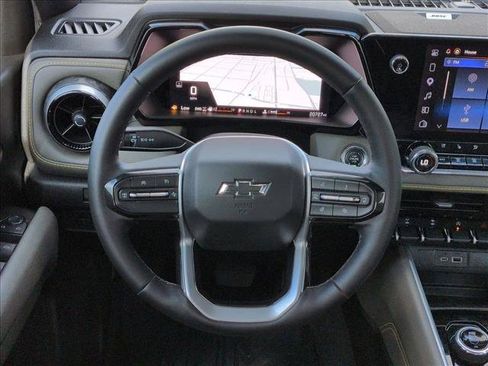 Used 2025 Chevrolet Colorado ZR2 w/ Technology Package AWD/4WD image 14