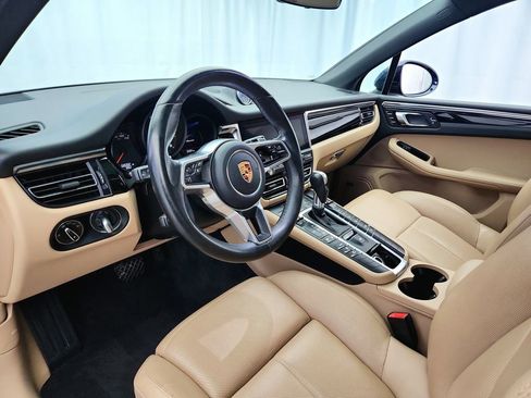Used 2020 Porsche Macan AWD/4WD image 10