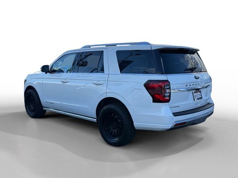 Certified 2023 Ford Expedition Platinum image 3