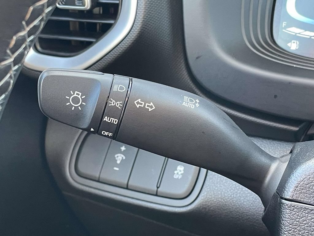 Certified 2026 Hyundai Venue SEL FWD image 12