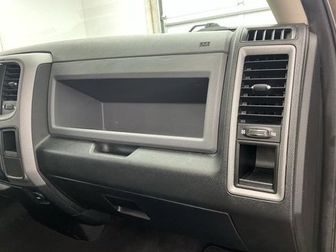 Used 2018 RAM 1500 ST w/ SXT Appearance Group image 10