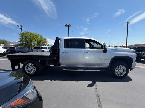 Used 2022 Chevrolet Silverado 3500 High Country w/ Technology Package AWD/4WD image 3