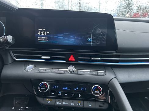 Certified 2025 Hyundai Elantra SEL image 16