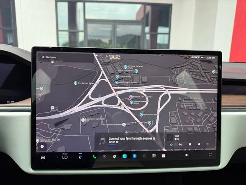 Used 2023 Tesla Model X AWD/4WD image 17