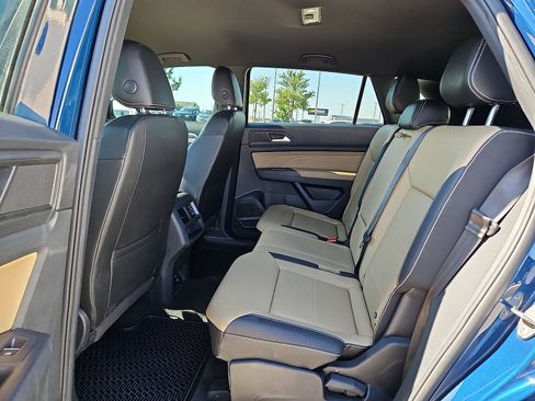 Certified 2021 Volkswagen Atlas Cross Sport SE AWD/4WD image 12