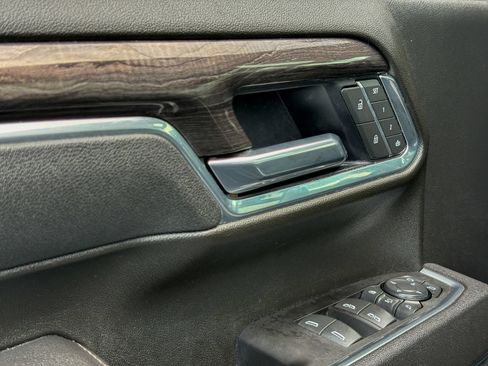 Used 2025 Chevrolet Silverado 3500 LTZ w/ LTZ Convenience Package AWD/4WD image 25