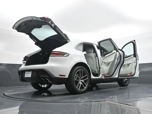 Certified 2023 Porsche Macan S AWD/4WD image 25