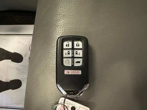 Used 2024 Honda Odyssey EX-L image 17